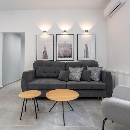 Relax Apartament In Piata Universitatii บูคาเรสต์ ภายนอก รูปภาพ