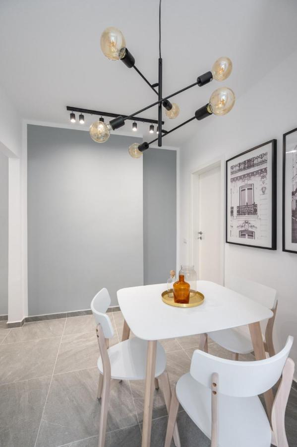 Relax Apartament In Piata Universitatii บูคาเรสต์ ภายนอก รูปภาพ