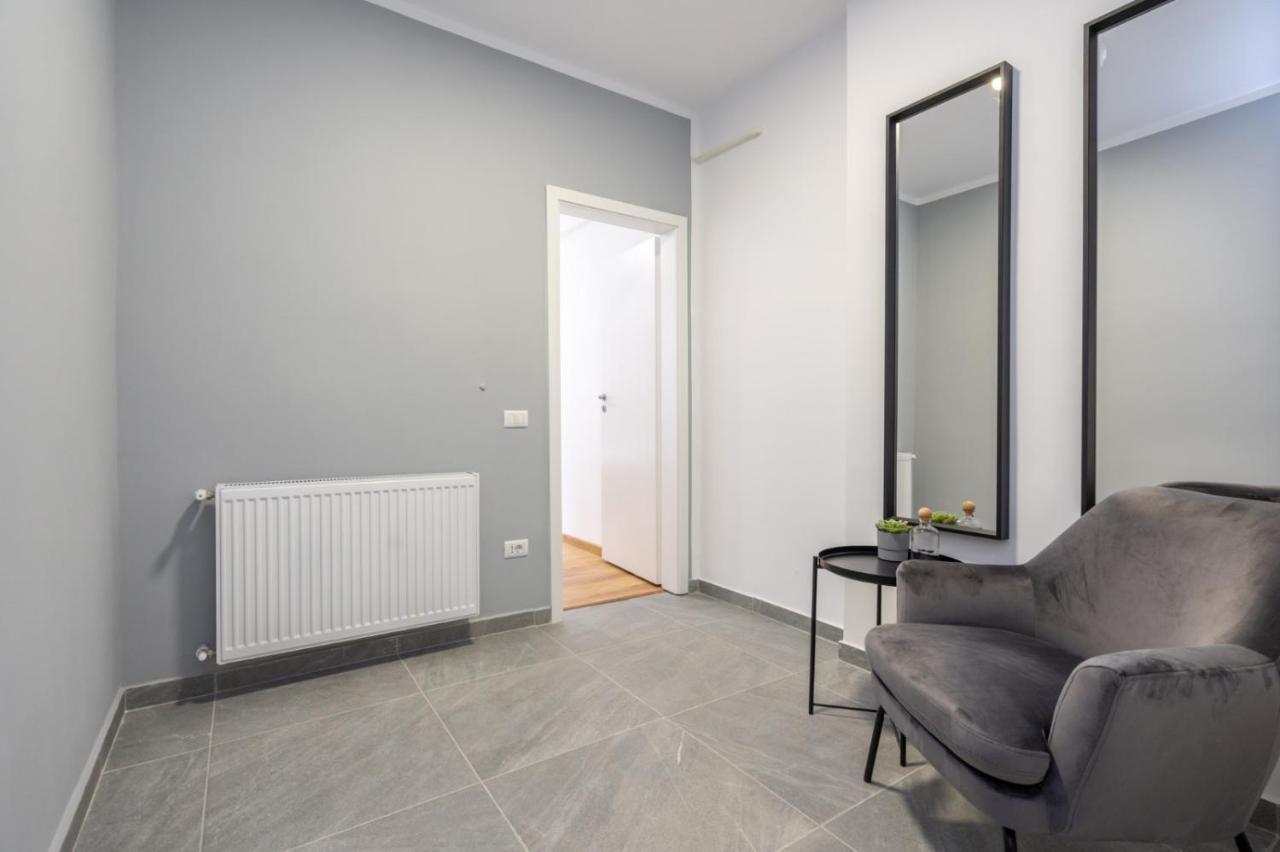 Relax Apartament In Piata Universitatii บูคาเรสต์ ภายนอก รูปภาพ