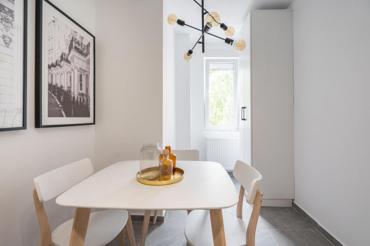 Relax Apartament In Piata Universitatii บูคาเรสต์ ภายนอก รูปภาพ